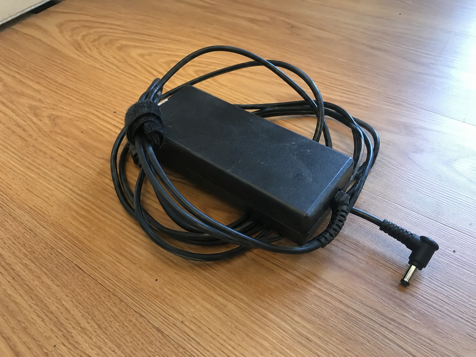 二手筆電充電器