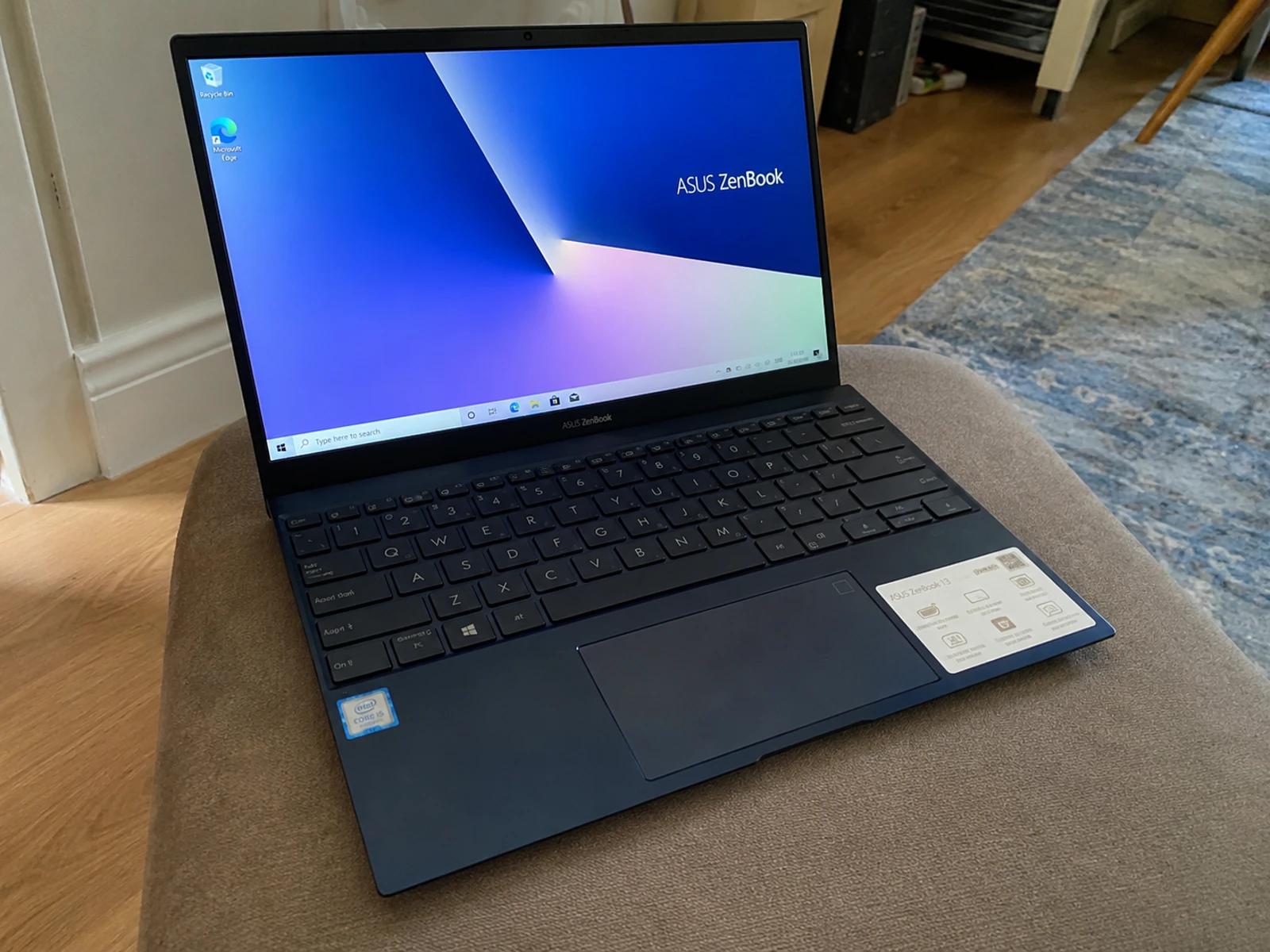 二手 ASUS ZenBook 13 輕薄筆電 詳細圖片